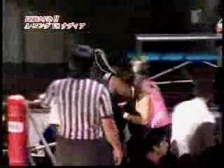 May_5,_2005_-_NEO_-_Amazing_Kong_vs_Nattie_Neidhart_flv_000108842.jpg