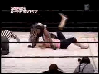 May_5,_2005_-_NEO_-_Amazing_Kong_vs_Nattie_Neidhart_flv_000177778.jpg