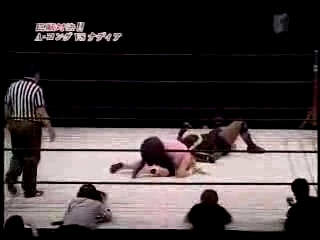 May_5,_2005_-_NEO_-_Amazing_Kong_vs_Nattie_Neidhart_flv_000197330.jpg