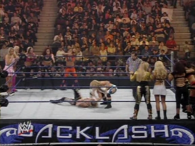 WWE_Backlash_2008_Diva_Match_XviD_avi_000196162.jpg