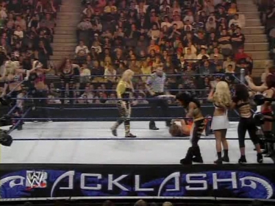 WWE_Backlash_2008_Diva_Match_XviD_avi_000305204.jpg