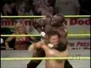 Next_Generation_Hart_Foundation_v_s_Ox___Hammer_-_8-25-07_flv_000319467.jpg