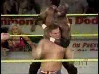 Next_Generation_Hart_Foundation_v_s_Ox___Hammer_-_8-25-07_flv_000320300.jpg