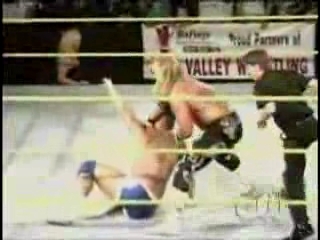 Next_Generation_Hart_Foundation_vs__James_Boys_-_7-29-07_flv_000188267.jpg