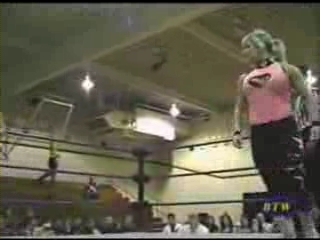 Ivory_vs_Naddie_9_16_06_GLOW_flv_000211700.jpg