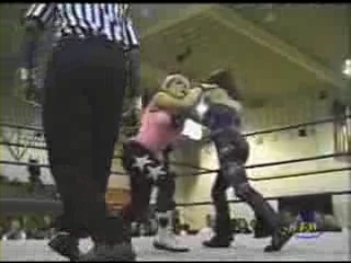 Ivory_vs_Naddie_9_16_06_GLOW_flv_000311200.jpg