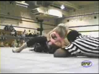 Ivory_vs_Naddie_9_16_06_GLOW_flv_000368633.jpg
