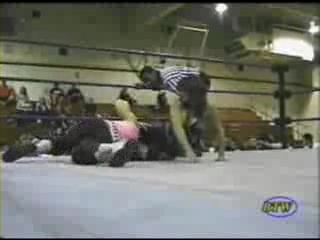 Ivory_vs_Naddie_9_16_06_GLOW_flv_000390633.jpg