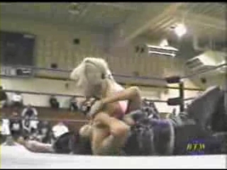 Ivory_vs_Naddie_9_16_06_GLOW_flv_000426900.jpg