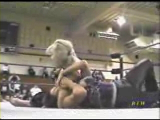 Ivory_vs_Naddie_9_16_06_GLOW_flv_000427533.jpg
