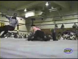 Ivory_vs_Naddie_9_16_06_GLOW_2_flv_000020700.jpg