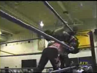 Ivory_vs_Naddie_9_16_06_GLOW_2_flv_000040667.jpg