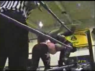 Ivory_vs_Naddie_9_16_06_GLOW_2_flv_000041267.jpg