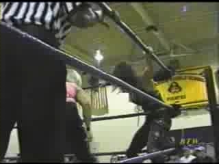 Ivory_vs_Naddie_9_16_06_GLOW_2_flv_000042033.jpg