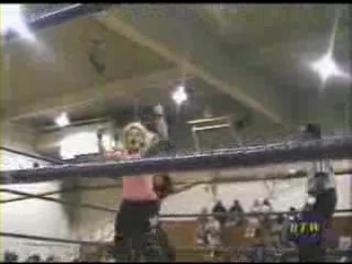 Ivory_vs_Naddie_9_16_06_GLOW_2_flv_000042667.jpg