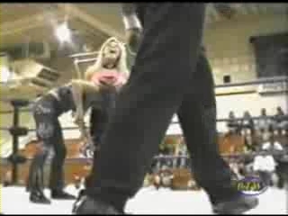 Ivory_vs_Naddie_9_16_06_GLOW_2_flv_000088100.jpg