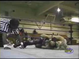 Ivory_vs_Naddie_9_16_06_GLOW_2_flv_000193967.jpg