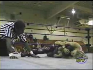 Ivory_vs_Naddie_9_16_06_GLOW_2_flv_000196000.jpg