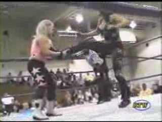 Ivory_vs_Naddie_9_16_06_GLOW_2_flv_000305967.jpg