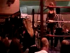 October_27,_2006_Supergirl_Title_Match_flv_000049299.jpg