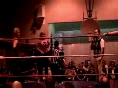 October_27,_2006_Supergirl_Title_Match_flv_000060143.jpg