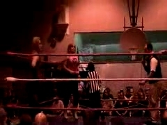 October_27,_2006_Supergirl_Title_Match_flv_000060978.jpg