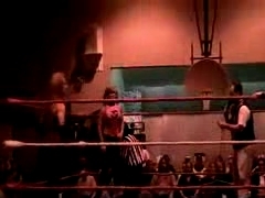 October_27,_2006_Supergirl_Title_Match_flv_000061395.jpg