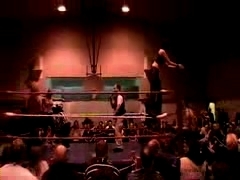 October_27,_2006_Supergirl_Title_Match_flv_000079997.jpg