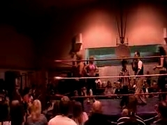 October_27,_2006_Supergirl_Title_Match_flv_000085669.jpg