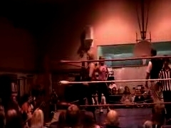 October_27,_2006_Supergirl_Title_Match_flv_000086837.jpg