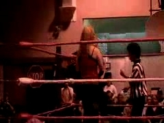 October_27,_2006_Supergirl_Title_Match_flv_000096930.jpg