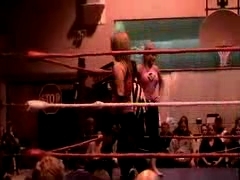 October_27,_2006_Supergirl_Title_Match_flv_000098599.jpg