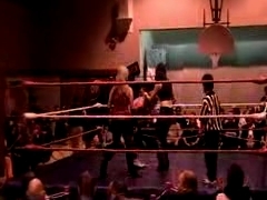 October_27,_2006_Supergirl_Title_Match_flv_000123040.jpg