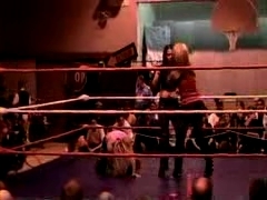 October_27,_2006_Supergirl_Title_Match_flv_000126543.jpg