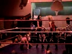 October_27,_2006_Supergirl_Title_Match_flv_000127044.jpg