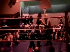 October_27,_2006_Supergirl_Title_Match_flv_000129296.jpg