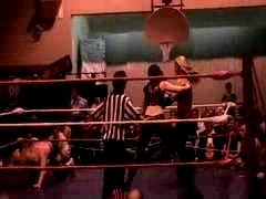 October_27,_2006_Supergirl_Title_Match_flv_000131131.jpg