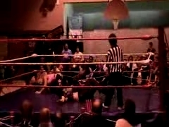 October_27,_2006_Supergirl_Title_Match_flv_000135385.jpg