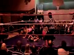 October_27,_2006_Supergirl_Title_Match_flv_000136136.jpg