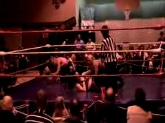 October_27,_2006_Supergirl_Title_Match_flv_000136553.jpg