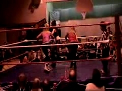 October_27,_2006_Supergirl_Title_Match_flv_000142142.jpg