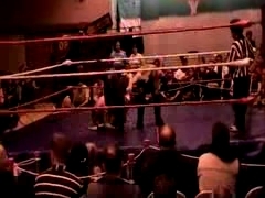 October_27,_2006_Supergirl_Title_Match_flv_000144144.jpg