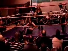 October_27,_2006_Supergirl_Title_Match_flv_000145062.jpg