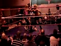 October_27,_2006_Supergirl_Title_Match_flv_000146647.jpg