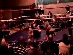 October_27,_2006_Supergirl_Title_Match_flv_000148482.jpg