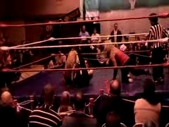 October_27,_2006_Supergirl_Title_Match_flv_000148982.jpg