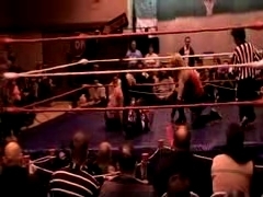 October_27,_2006_Supergirl_Title_Match_flv_000149483.jpg