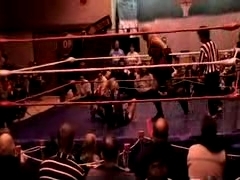 October_27,_2006_Supergirl_Title_Match_flv_000150067.jpg