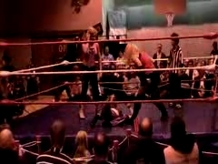 October_27,_2006_Supergirl_Title_Match_flv_000152736.jpg