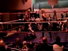 October_27,_2006_Supergirl_Title_Match_flv_000153737.jpg